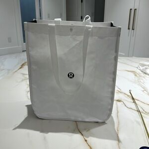 Lululemon Large shopper